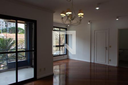 Sala de apartamento à venda com 3 quartos, 125m² em Vila Itapura, Campinas