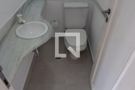 Banheiro de apartamento à venda com 3 quartos, 125m² em Vila Itapura, Campinas