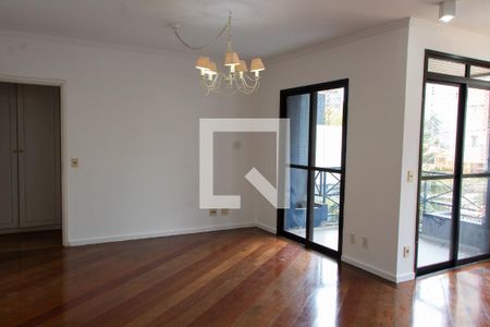 Sala de apartamento à venda com 3 quartos, 125m² em Vila Itapura, Campinas