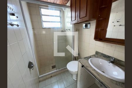 Banheiro de apartamento para alugar com 2 quartos, 60m² em Marechal Hermes, Rio de Janeiro