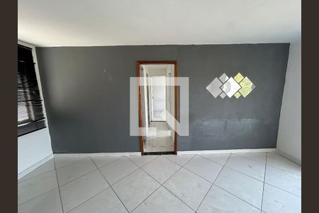 Sala de apartamento para alugar com 2 quartos, 60m² em Marechal Hermes, Rio de Janeiro