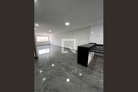 Casa à venda com 3 quartos, 224m² em Vila Carrão, São Paulo