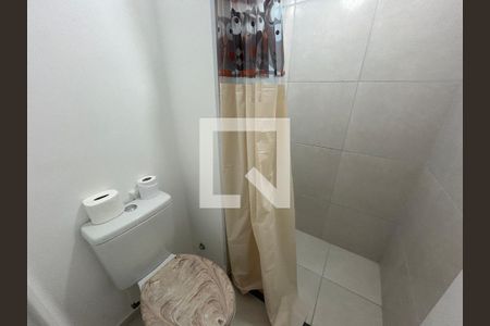 Banheiro de apartamento para alugar com 1 quarto, 33m² em Piedade, Rio de Janeiro