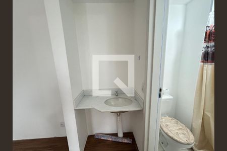 Banheiro de apartamento para alugar com 1 quarto, 33m² em Piedade, Rio de Janeiro