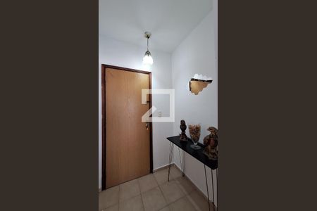 Porta de entrada de apartamento para alugar com 2 quartos, 98m² em Vila Tupi, Praia Grande