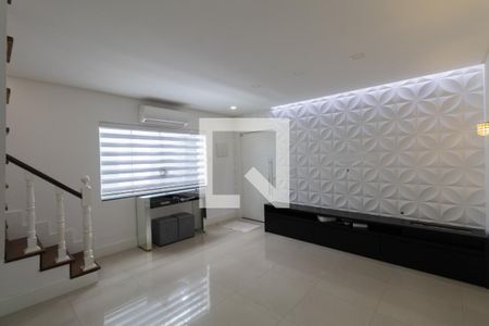 Sala de casa para alugar com 3 quartos, 200m² em Vila Feliz, São Paulo