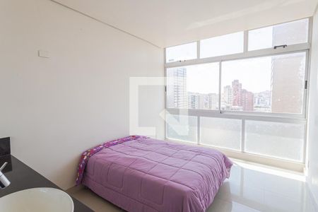 Suíte de apartamento para alugar com 2 quartos, 90m² em Funcionários, Belo Horizonte