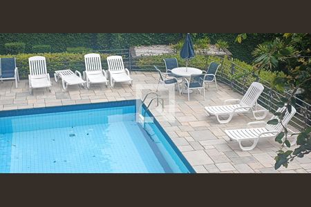 Apartamento para alugar com 155m², 4 quartos e 3 vagas Apartamento para alugar com 155m², 4 quartos e 3 vagasÁrea comum - Piscina