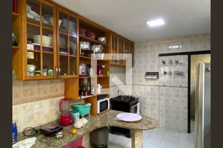 Casa à venda com 5 quartos, 480m² em Charitas, Niterói