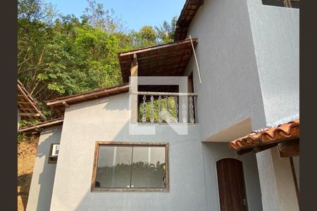 Casa à venda com 5 quartos, 480m² em Charitas, Niterói