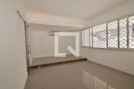 Casa à venda com 5 quartos, 218m² em São Francisco, Niterói