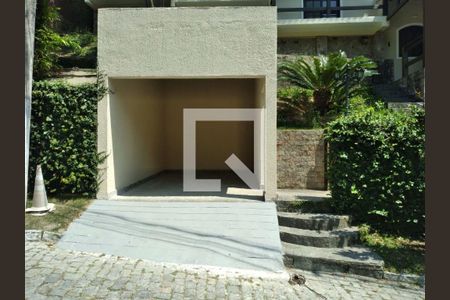 Casa à venda com 3 quartos, 215m² em Matapaca, Niterói