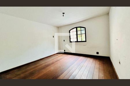 Casa à venda com 3 quartos, 220m² em Maria Paula, Niterói