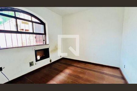 Casa à venda com 3 quartos, 220m² em Maria Paula, Niterói