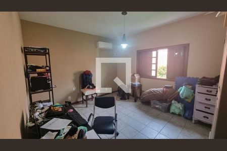 Casa à venda com 3 quartos, 290m² em Itaipu, Niterói