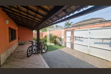 Casa à venda com 3 quartos, 490m² em Itaipu, Niterói