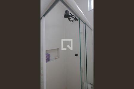 Banheiro da Suíte 1 de casa para alugar com 3 quartos, 150m² em Brotas, Salvador