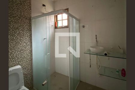 Banheiro de casa para alugar com 2 quartos, 100m² em Vila Miranda, Itaquaquecetuba