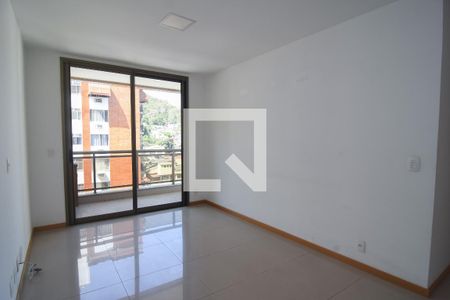 Apartamento para alugar com 76m², 2 quartos e 1 vagaSala