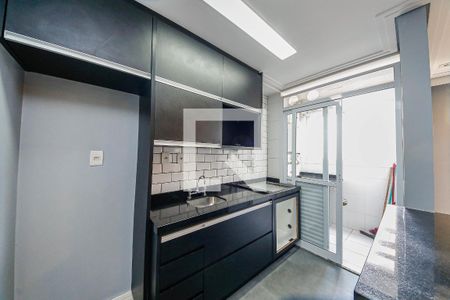 Cozinha de apartamento à venda com 1 quarto, 30m² em Parque Independência, São Paulo