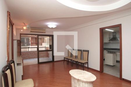 Sala de apartamento para alugar com 3 quartos, 118m² em Petrópolis, Porto Alegre