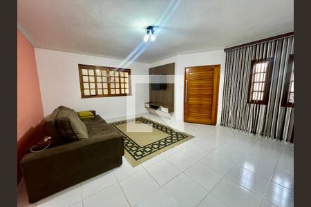 Casa à venda com 199m², 3 quartos e 2 vagasSala