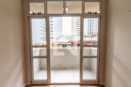 Sala - Janela sacada de apartamento para alugar com 3 quartos, 87m² em Bigorrilho, Curitiba