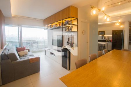 Sala de apartamento à venda com 2 quartos, 68m² em Santo Amaro, São Paulo