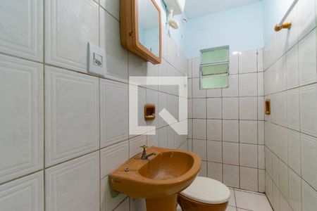 Banheiro de casa para alugar com 1 quarto, 60m² em Jardim Colorado, São Paulo