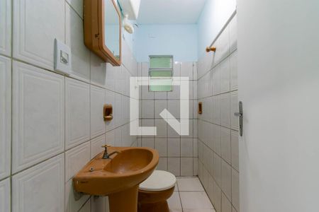 Banheiro de casa para alugar com 1 quarto, 60m² em Jardim Colorado, São Paulo