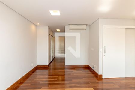 Quarto 1 de apartamento à venda com 2 quartos, 182m² em Itaim Bibi, São Paulo