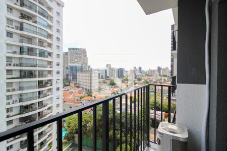 Varanda de kitnet/studio para alugar com 1 quarto, 30m² em Pinheiros, São Paulo