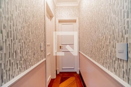 Casa de condomínio à venda com 667m², 4 quartos e 6 vagas Casa de condomínio à venda com 667m², 4 quartos e 6 vagasCorredor