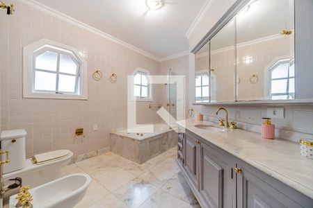 Casa de condomínio à venda com 667m², 4 quartos e 6 vagas Casa de condomínio à venda com 667m², 4 quartos e 6 vagasBanheiro