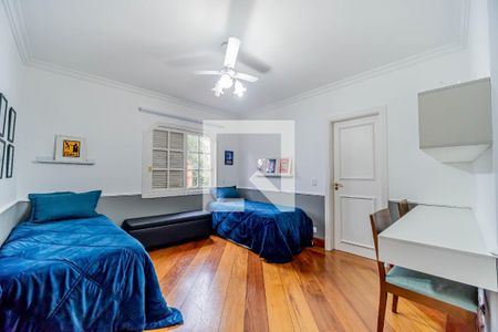 Casa de condomínio à venda com 667m², 4 quartos e 6 vagas Casa de condomínio à venda com 667m², 4 quartos e 6 vagasQuarto