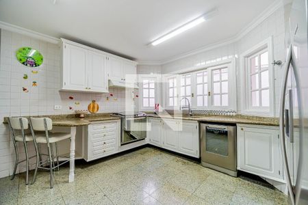 Casa de condomínio à venda com 667m², 4 quartos e 6 vagas Casa de condomínio à venda com 667m², 4 quartos e 6 vagasCozinha