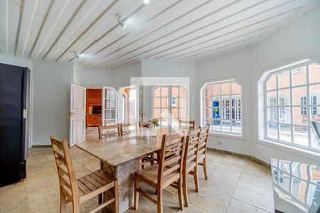 Casa de condomínio à venda com 667m², 4 quartos e 6 vagas Casa de condomínio à venda com 667m², 4 quartos e 6 vagasÁrea Gourmet