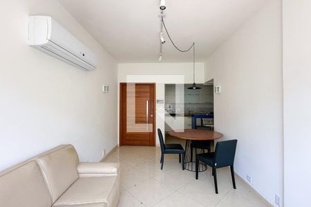 Sala de apartamento à venda com 2 quartos, 79m² em Copacabana, Rio de Janeiro