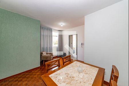 Sala de apartamento à venda com 3 quartos, 76m² em Padre Eustáquio, Belo Horizonte