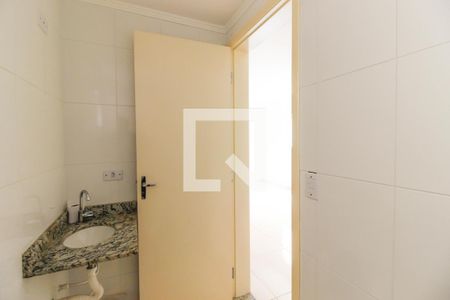 Banheiro de kitnet/studio para alugar com 1 quarto, 36m² em Vila Nova Manchester, São Paulo