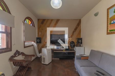 Sala de casa para alugar com 4 quartos, 316m² em Alípio de Melo, Belo Horizonte