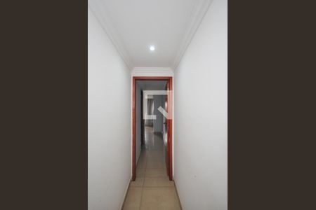 Corredor de casa para alugar com 2 quartos, 140m² em Jardim Monte Alegre, Taboão da Serra