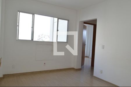 Sala de apartamento para alugar com 2 quartos, 48m² em Taquara, Rio de Janeiro