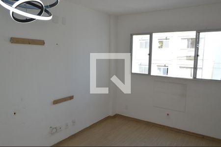 Sala de apartamento para alugar com 2 quartos, 48m² em Taquara, Rio de Janeiro