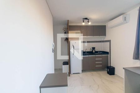 Sala/Cozinha de kitnet/studio para alugar com 1 quarto, 27m² em Guabirotuba, Curitiba