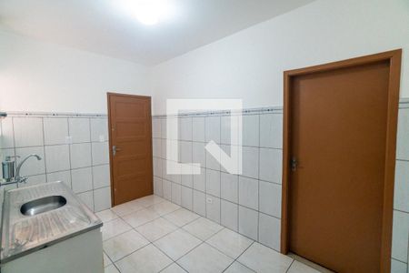 Cozinha de casa para alugar com 1 quarto, 65m² em Vila Guarani (zona Sul), São Paulo