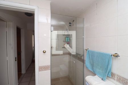 Banheiro de apartamento à venda com 2 quartos, 55m² em Vila Carrão, São Paulo