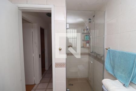 Banheiro de apartamento à venda com 2 quartos, 55m² em Vila Carrão, São Paulo