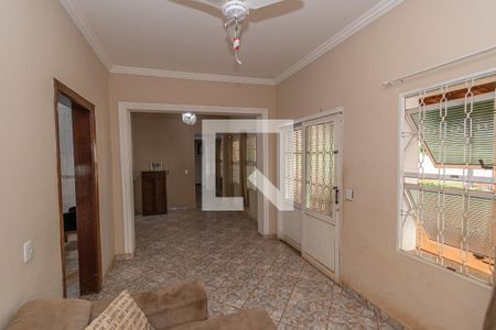 Sala  de casa para alugar com 3 quartos, 1250m² em Vila Real Santista, Hortolândia