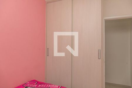 Quarto 2  de apartamento à venda com 2 quartos, 43m² em Canhema, Diadema